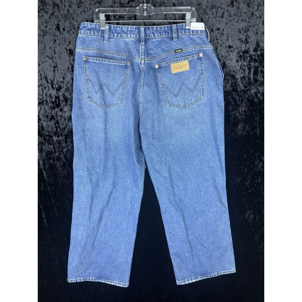 Wrangler Mom Straight High Rise Blue Jeans Womens 35x28 Denim Distressed‎ NWT